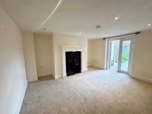 Lounge- click for photo gallery